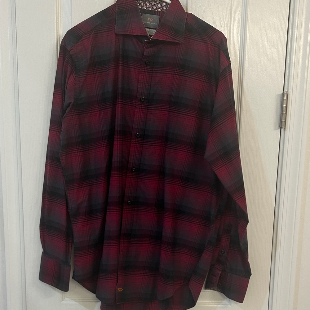 Thomas Dean Men's button down Red Plaid Shirt, L